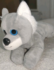 The Petting Zoo 6" Laying Gray White Wolf Dog Blue Eyes Stuffed Animal 2022