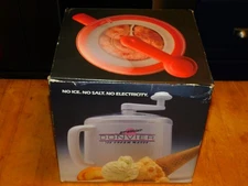 Donvier Premier Ice Cream Frozen Dessert Maker RED 1-Quart Hand Crank New in Box