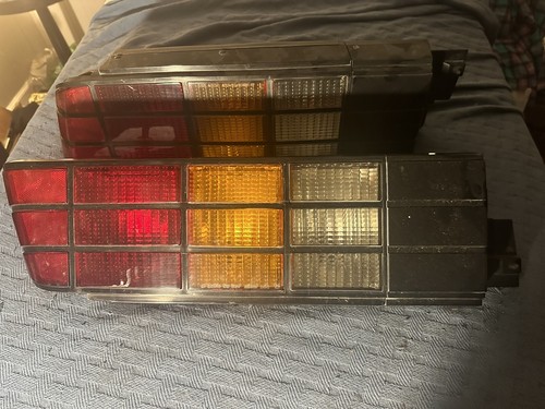 OER Tail Lamp Set For 1985-1992 Chevy Camaro Z28 IROC RS | Black Grid Pattern | OEM-Style