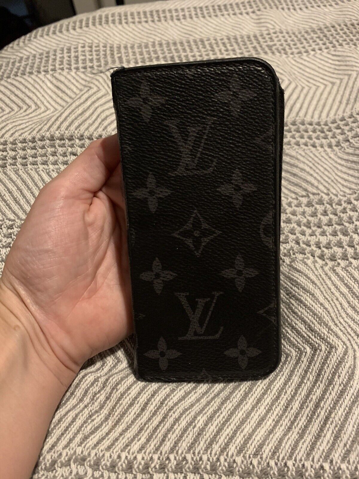 louis vuitton iphone case with card holder
