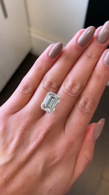 2 crt  White color Certified Lab-Grown diamond Emerald Cut VSS1 Clarity