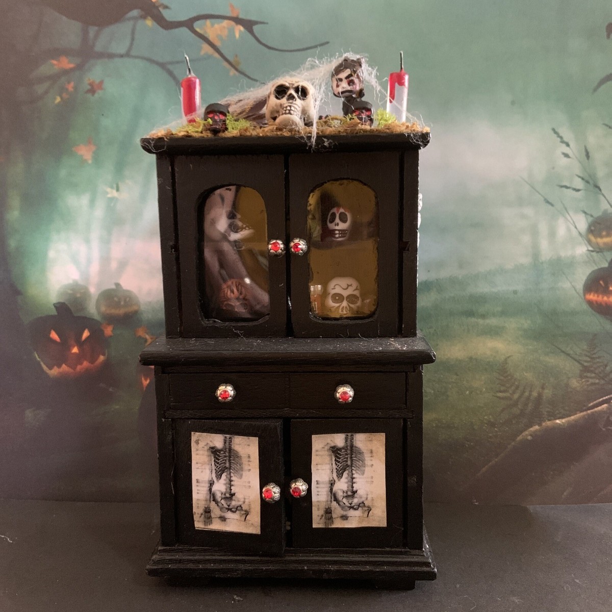 New Mini Dollhouse Skeleton Haunted House Furniture, Book Cabinet