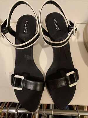 Brand New in Box NIB Sexy XOXO strapped Heels Shoes Sandals Black Size US 