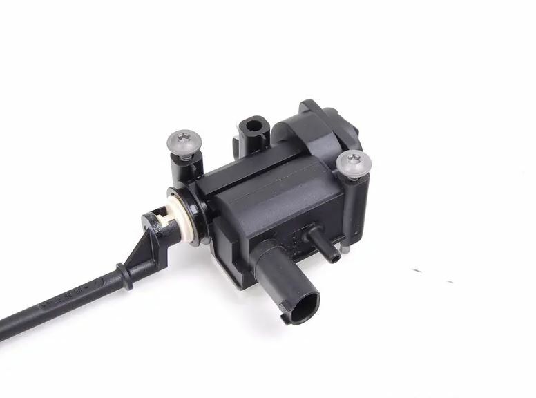 Genuine BMW F01 F02 F10 Gas Fuel Filler Flap Door Lock Actuator