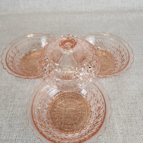 Jeannette Windsor Diamond Pink – 3 Bowls + Butter Dish Lid – Chips – Depression