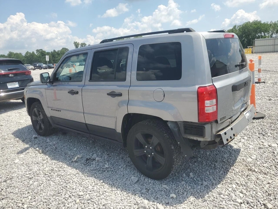 Used Hood fits: 2014 Jeep Patriot  Grade C Foto 4 de 4