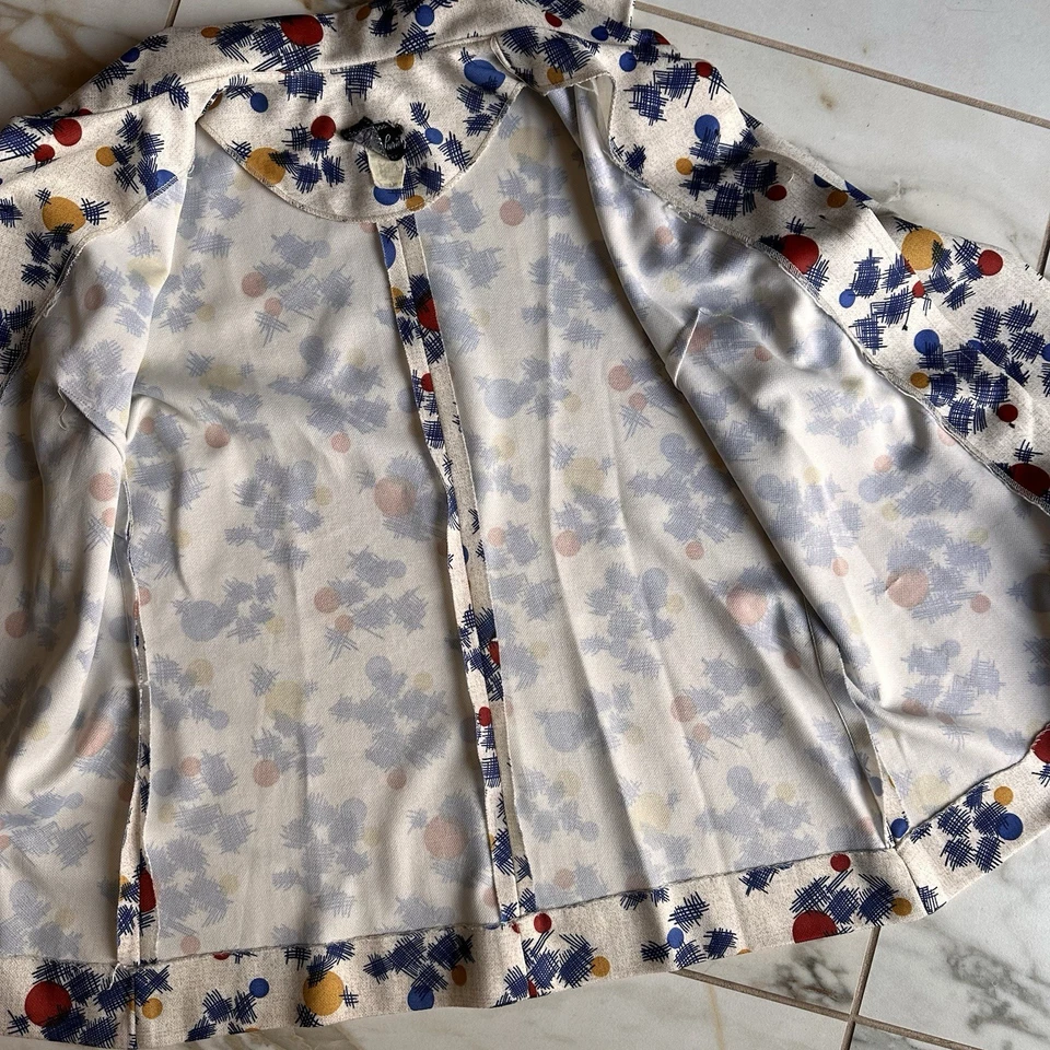 Vintage 60’s Colorful Floral Print Women's Collared Blazer and A-Line Skirt Set - Image 4 of 4