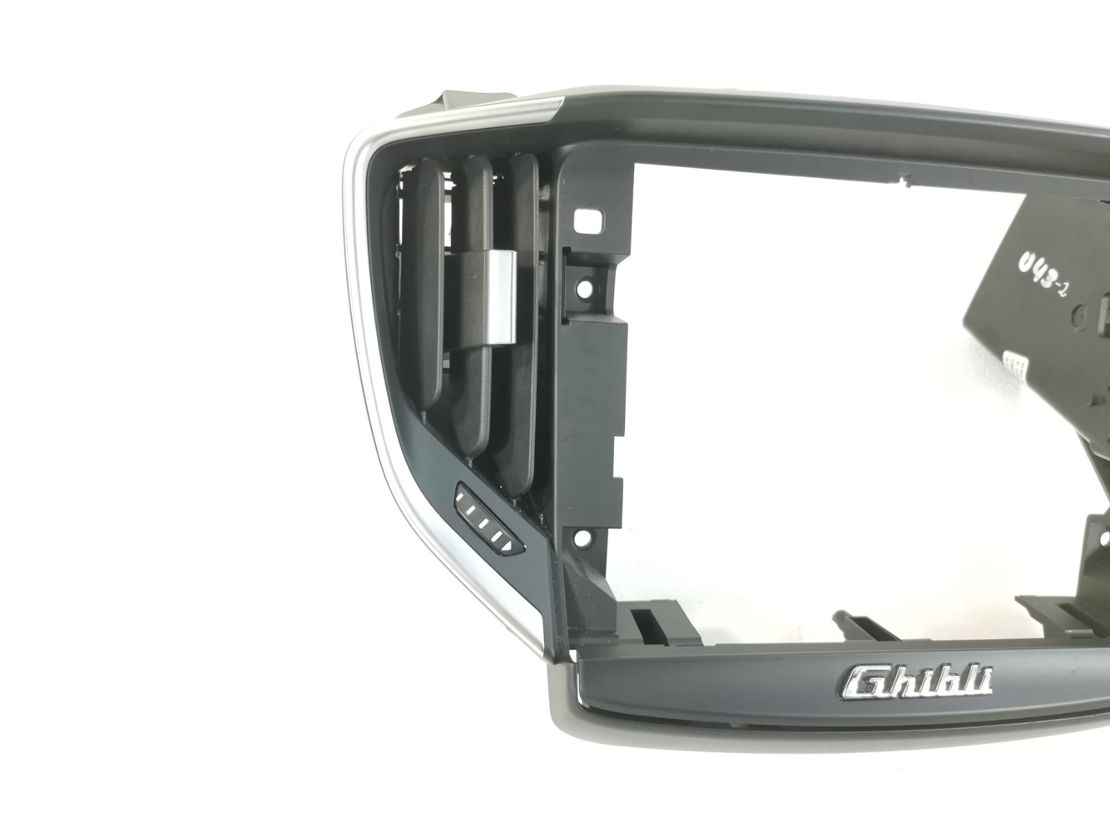 Maserati Ghibli RWD 2017 3.0 L Auto Center Dash Display Surround Air Vent Trim