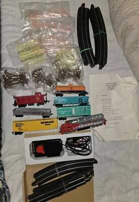 BACHMANN THUNDERBOLT  TAIN SET 00612 READ DESC SEE PICTURES AS IS SALE WYSIWYG 
