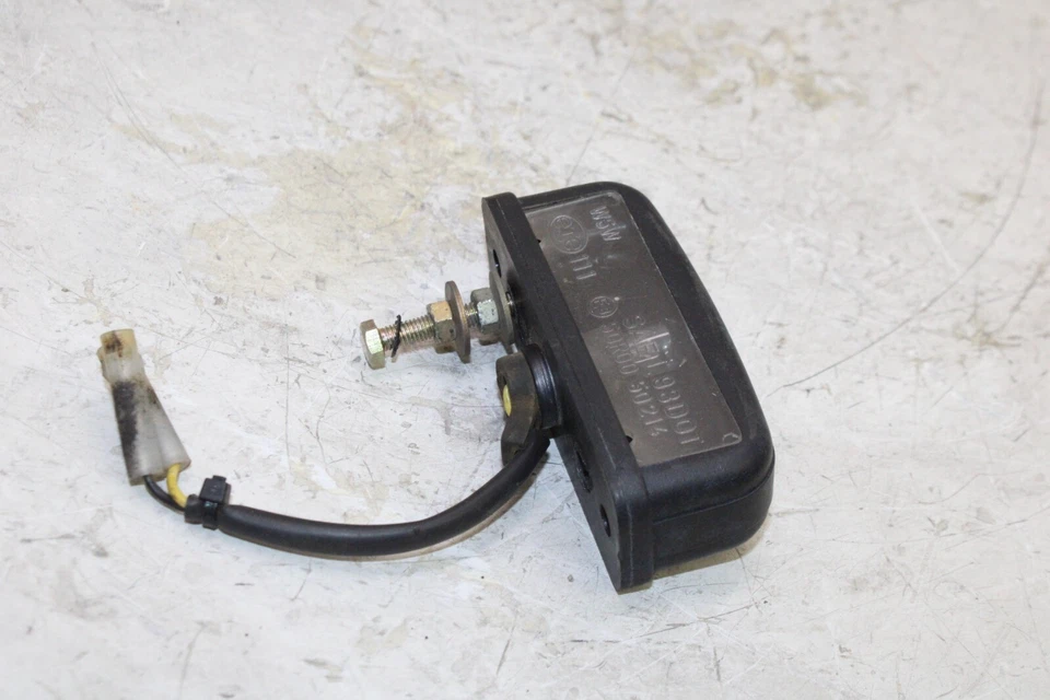 2004 TRIUMPH DAYTONA 600 OEM LICENSE PLATE LIGHT - Image 2 of 4