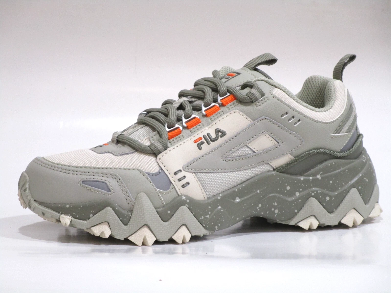 Fila Women's Oakmont TR [5JM01566-101] Sneaker Shoes, Size 9 Medium US