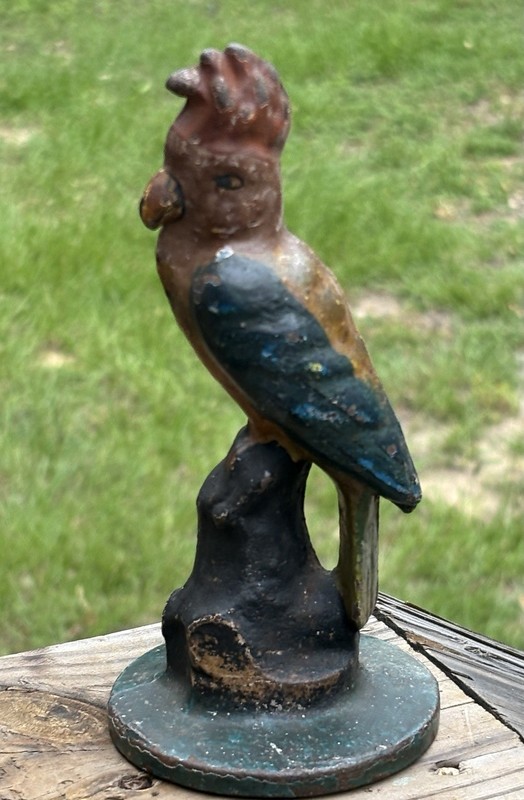 Vintage 1924 The Albany Foundry Co. Antique Cast Iron Parrot Doorstop Book End