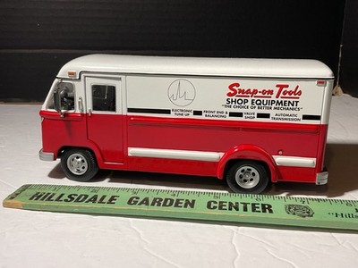 スナップオン Snap-on 1/34 1961 Divco Step Van スナップオン Snap-on 1/34 1961 Divco Step Van Snap On 1961 Divco