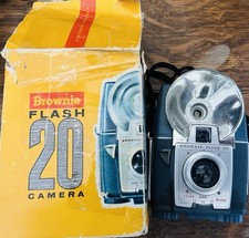 KODAK BROWNIE FLASHMITE 20 CAMERA