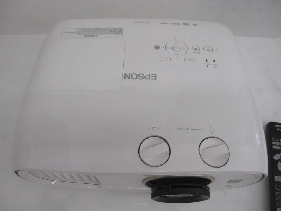 Epson EH-TW6700 Projektor Full HD 3000 Lumen 70.000:1 Kontrast 3D 1,6x - Bild 3 von 4