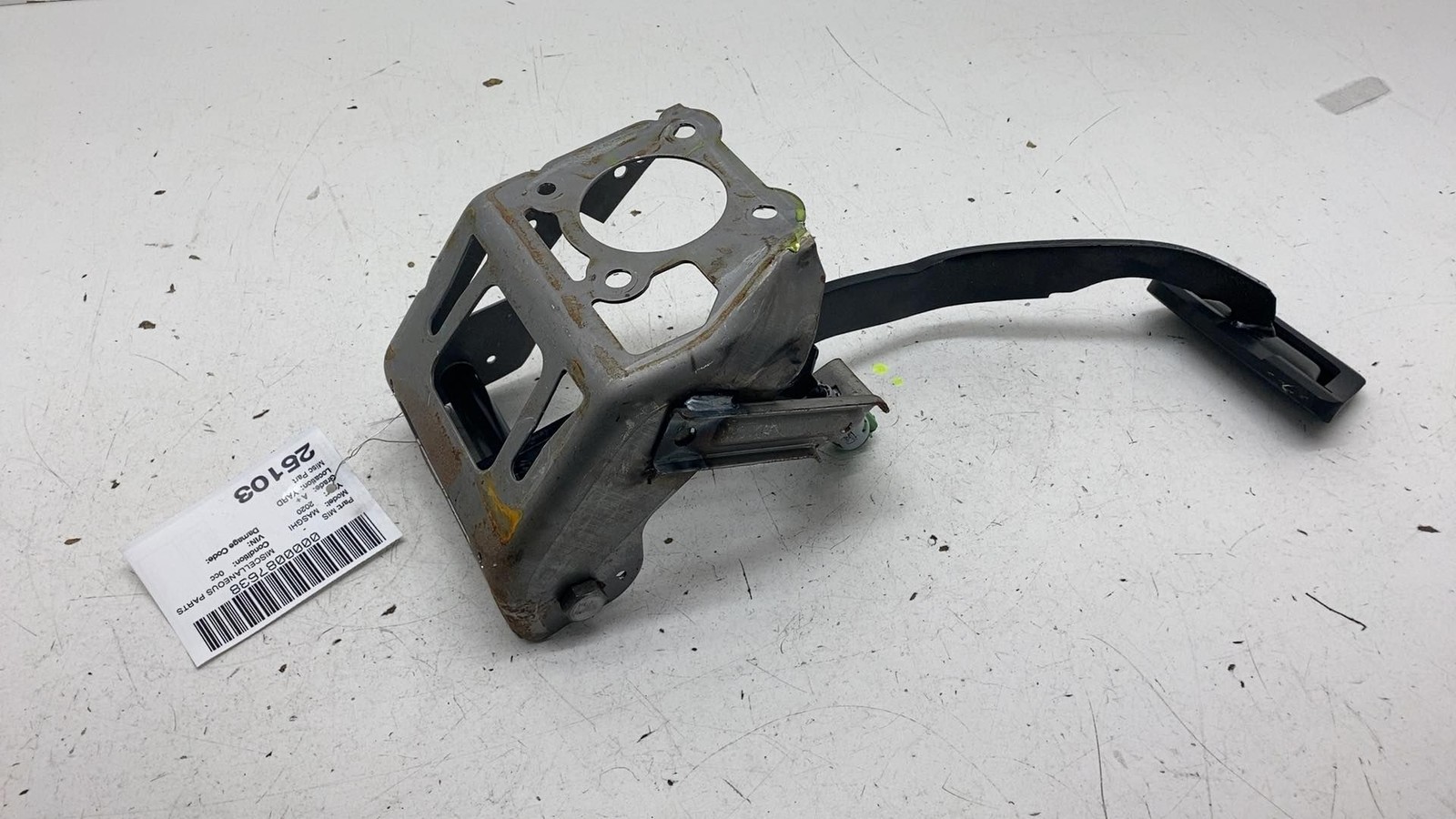 ⭕ 2014-2021 Maserati Ghibli Front Driver Brake Stop Pedal w/ Bracket 06700311040
