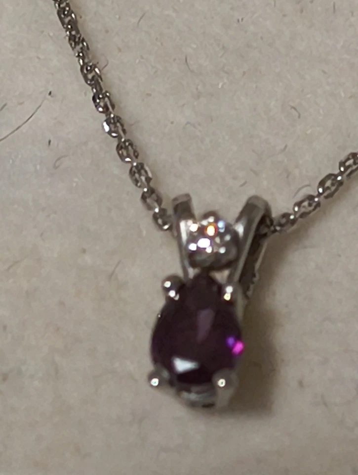 Набор кулонов и серег из белого золота 14 карат с темно-фиолетовыми розовыми бриллиантами - Изображение 3 из 4