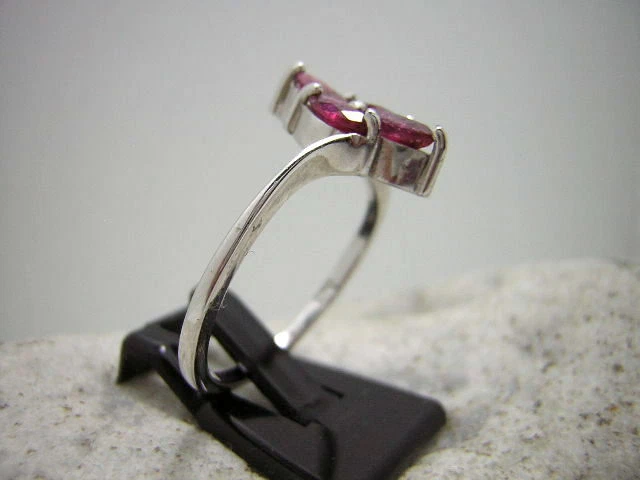 RUBIN NAVETTE RING IN 925/000 STERLING SILBER TRAUMHAFT N 47 - Bild 2 von 2