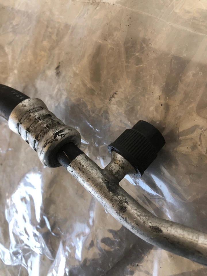 2002 NISSAN XTERRA SE Air Conditioner Refrigerant Discharge Hose 3.3 Liters - Image 3 of 4