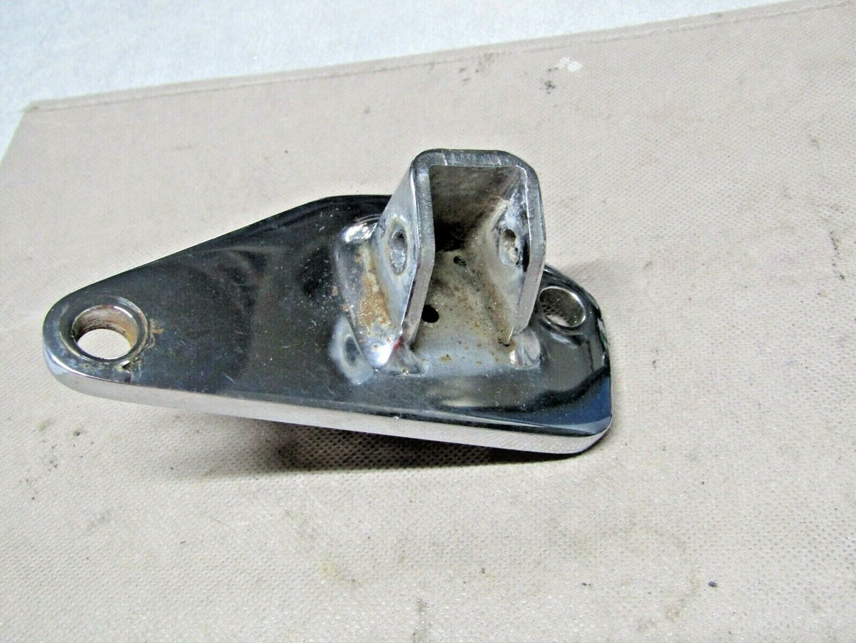 99 07 Honda Shadow Spirit VT1100C Front Right Footrest Mount OEM