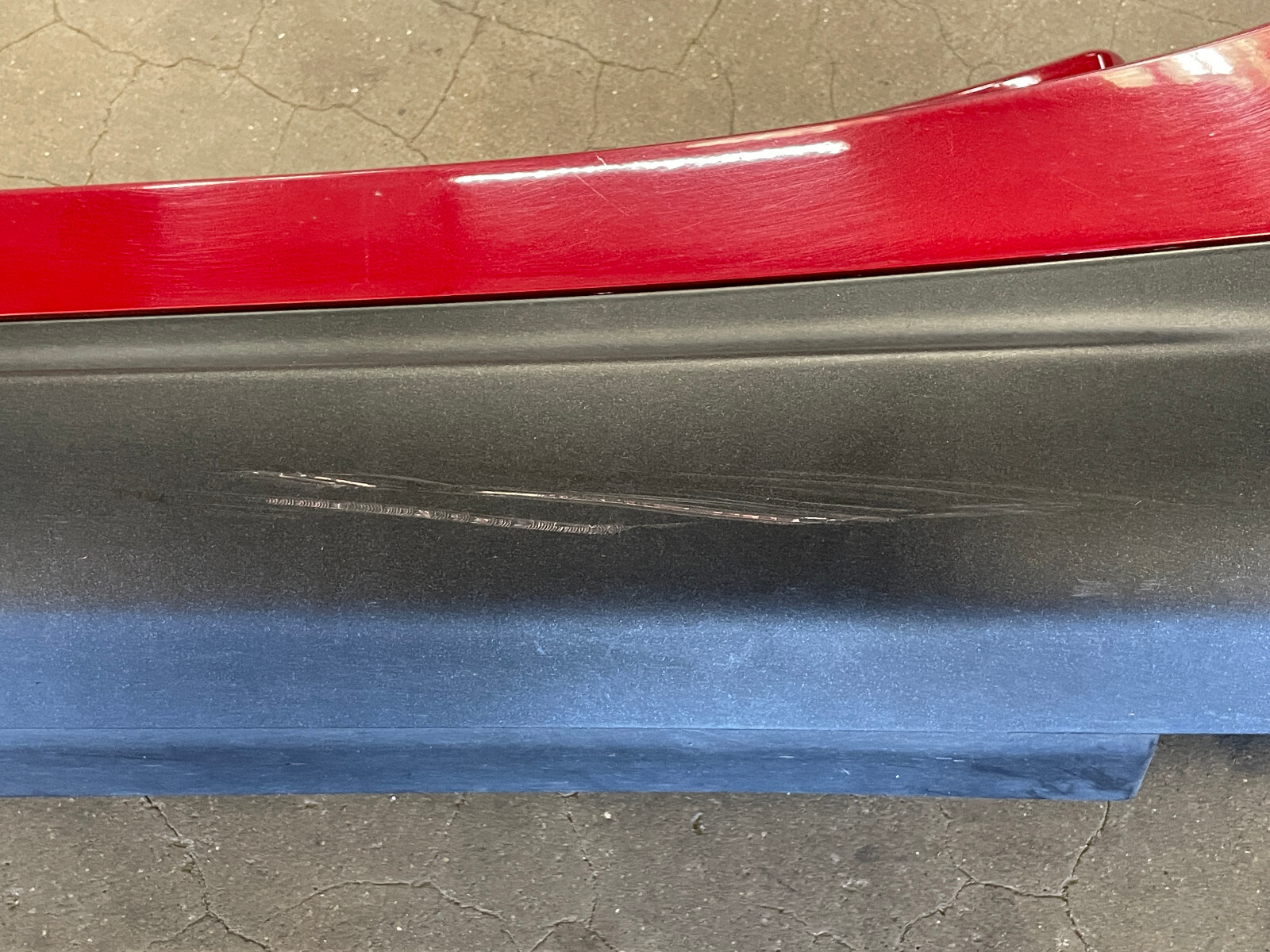 14-17 Maserati Ghibli S Left Side Skirt Rocker Panel Molding Trim Red 1504 OEM