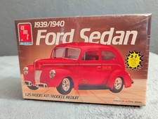 AMT 1939/1940 Ford Sedan 3 in 1 Model Kit 1:25 Scale. Factory Sealed! V