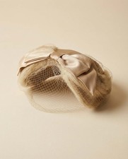 1940s - 1950s Champagne Mink Fur and Satin Bow Fascinator Hat with Veil 