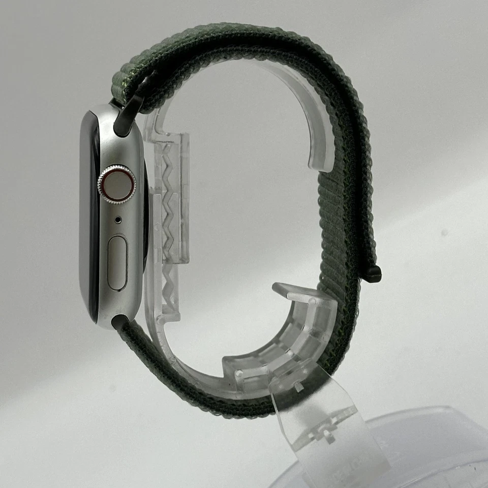 Apple Watch (SE) 2nd Gen. 44mm Silver Aluminum w/ Green Sport Loop (LTE) - 7/10 - Image 3 of 4