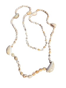 Vintage Hawaiian Shell Necklace Natural Beige White Shells Cowrie Beach Vaca 32"