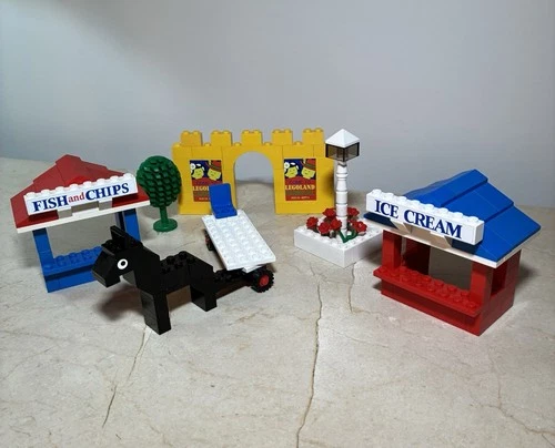 Vintage Town Custom LEGO 1592 Square Castle Scene Buildings Classic City Lot