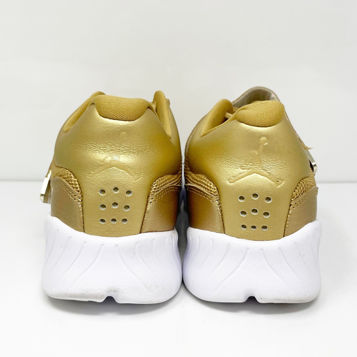 Nike Boys Jordan J23 854558-700 Gold Basketball Shoes