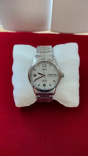 Vintage Timex Men's Quartz INDIGLO Watch. WR30M, Day/Date, New Battery.