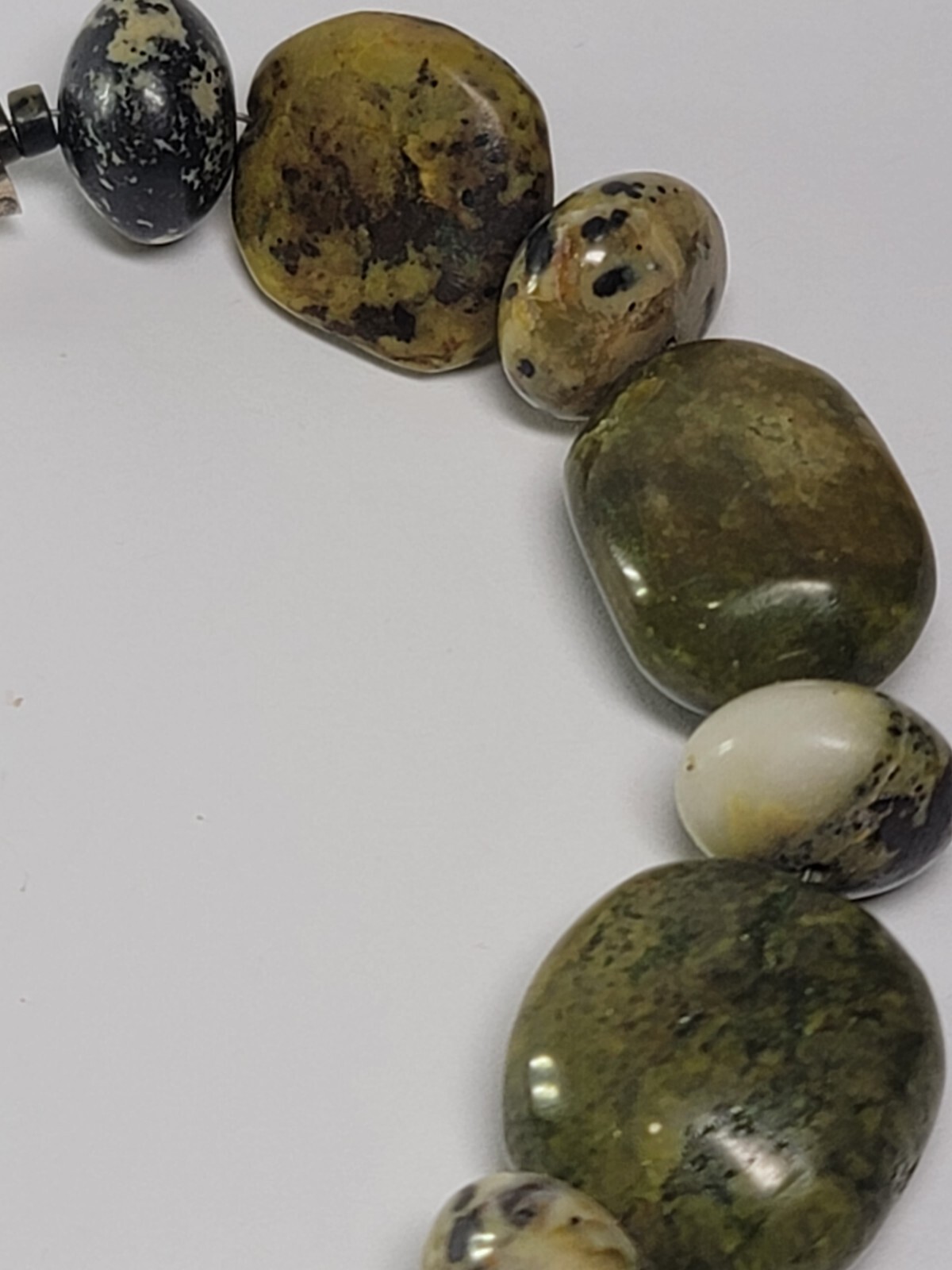 Beautiful Green Natural Stone with Silver Clasp Neckl… Gem