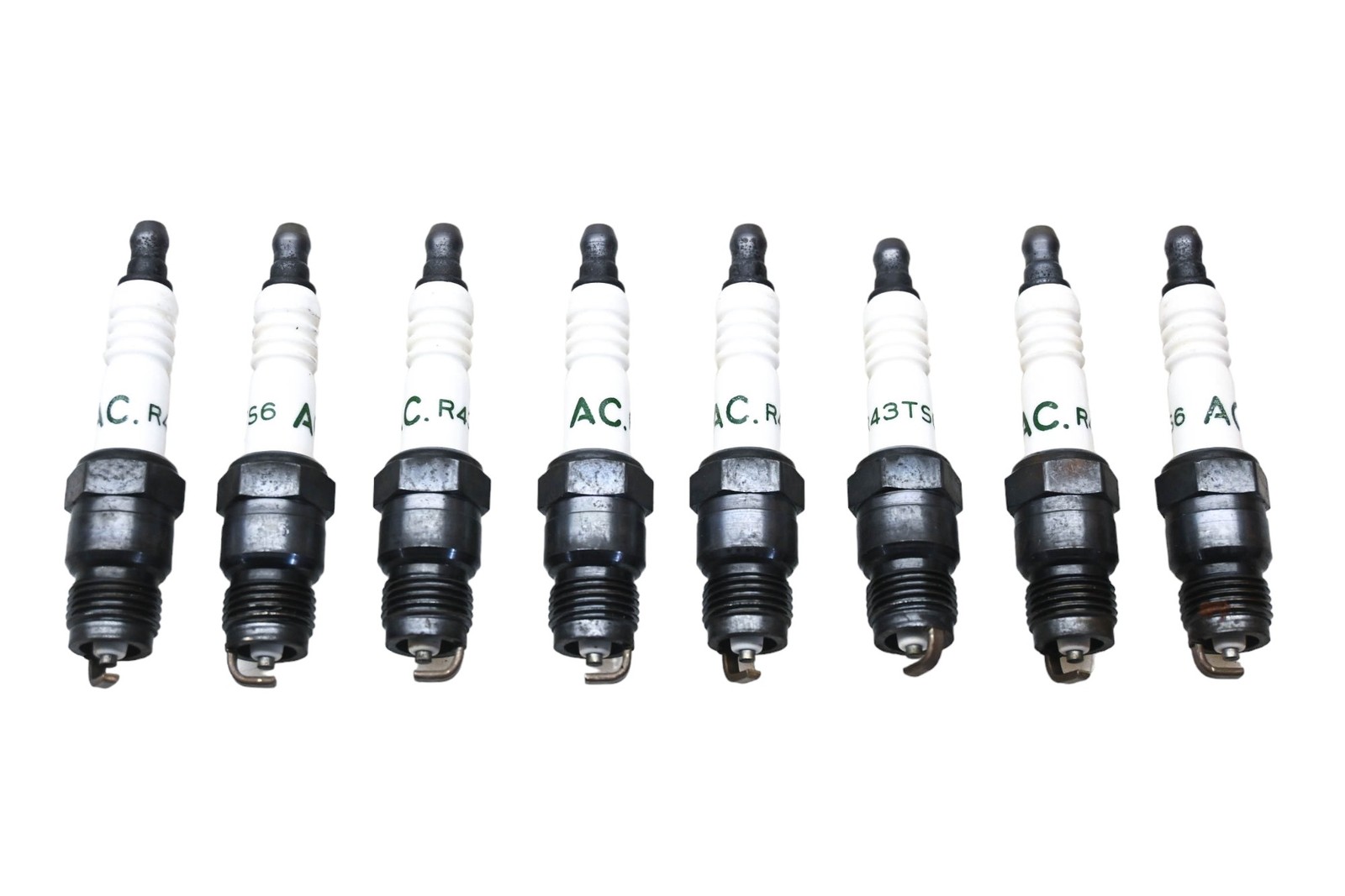 ACDelco R43TS6, 5614046 Spark Plugs Qty 8 NOS