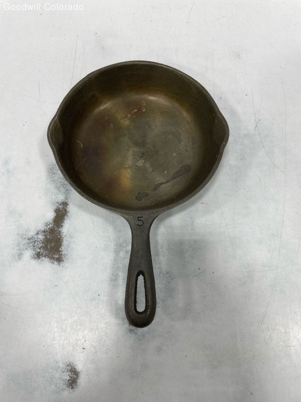 Wagner Ware Skillet Cast Iron 8 Inch Size 5 Made In USA Frying Pan