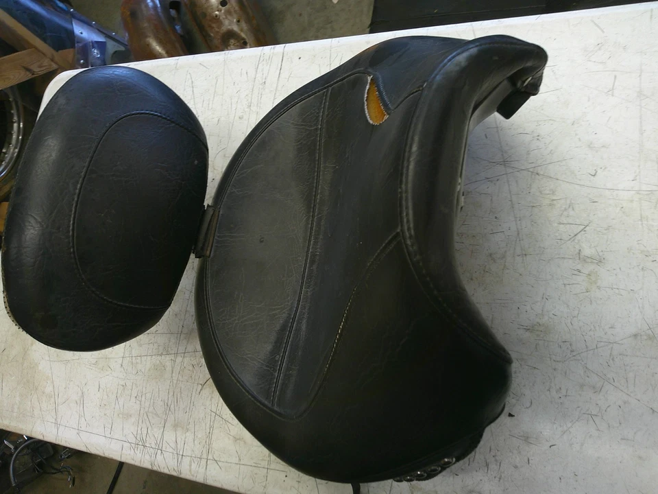 1999-2003 Yamaha road star xv1600 front driver mustang seat with backrest - Image 3 of 4