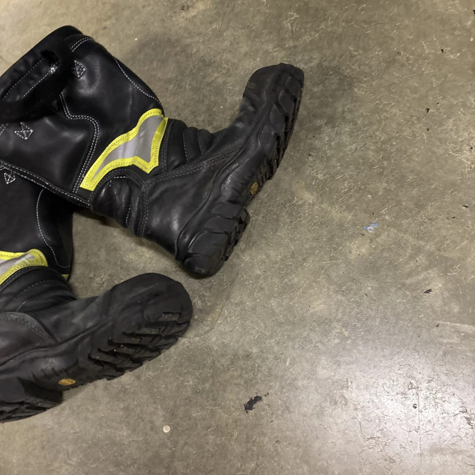 BOTAS CONTRA INCENDIOS ESTRUCTURALES PULL-ON GLOBO 5 XW MFG 2022!  EXCELENTE’ Foto 4 de 4