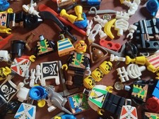 Lego Pirates Redcoats Guards Minifigure Parts...