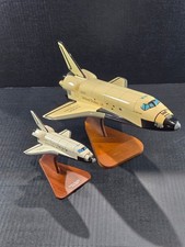 Orbiter Challenger w/ Small Orbiter Discovery Mahoghany Model