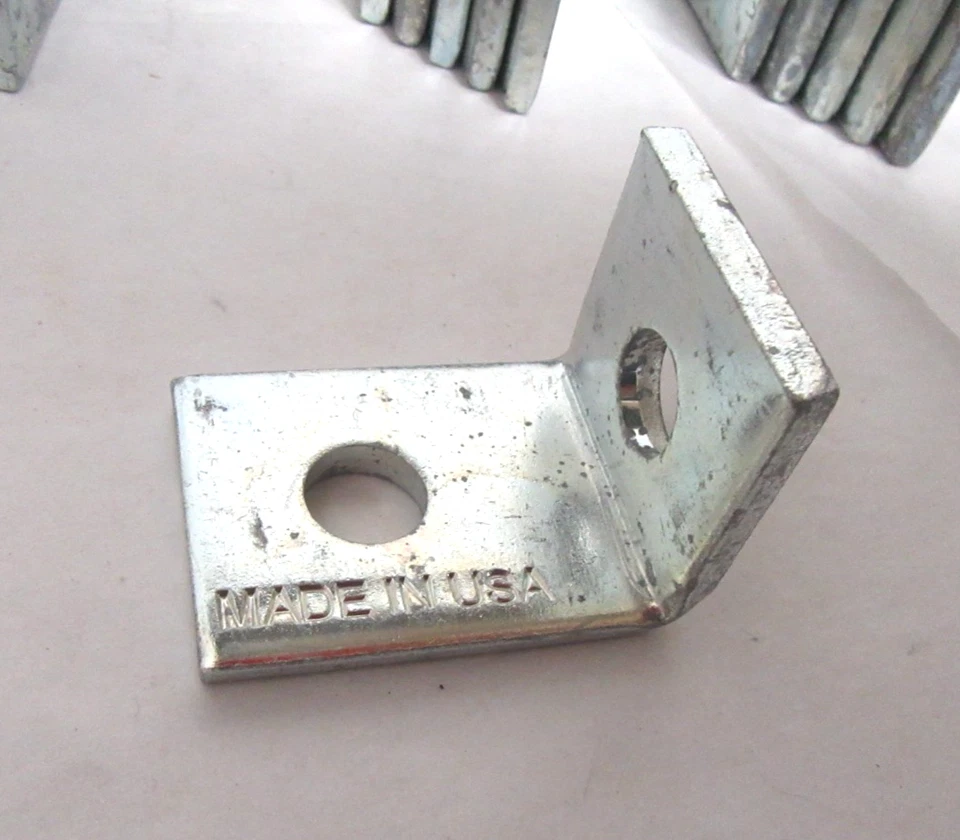 Box of 50 Anvil-Strut AS604EG for 1-5/8" Channel Corner Angle Bracket - Image 3 of 4