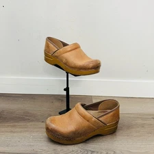 Dansko Professional Clogs Honey Leather Women’s Size 7
