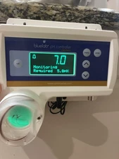 NO PROBE OR PERISTALTIC PUMP Bluelab pH Controller Connect ph solution dosing