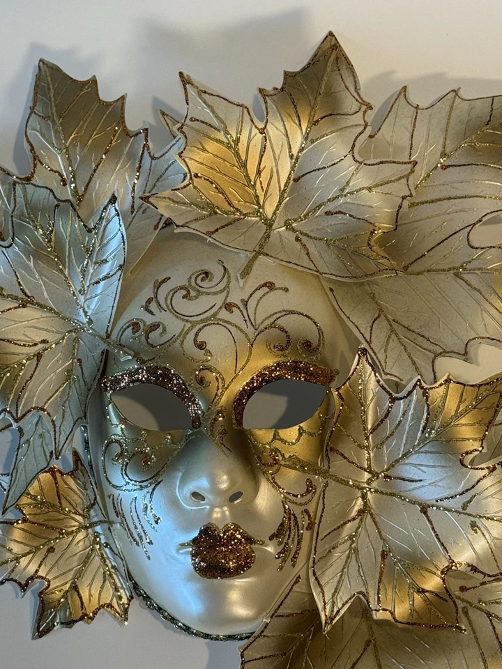 Authentic 1980s Handmade Venetian Carnival Mask Galleon Magnolia Design Italy - Image 4 of 4