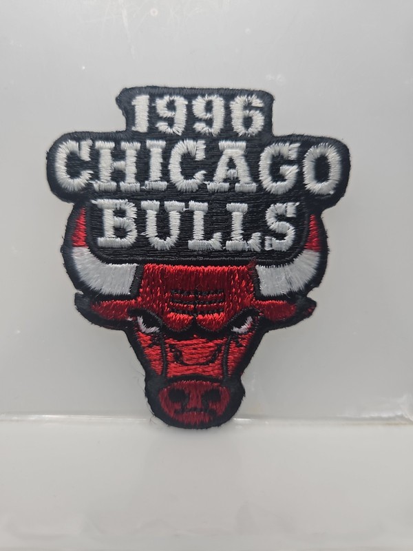 Chicago Bulls logo embroidered Iron on patch Very Rare!!