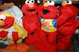 chicken elmo toy