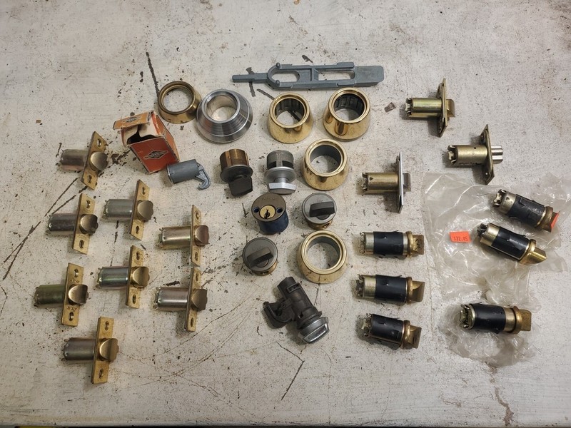 Lot Of Lock Cylinder Bolts Keys Brass Parts Pieces Stuff Locksmith Job Lot 20