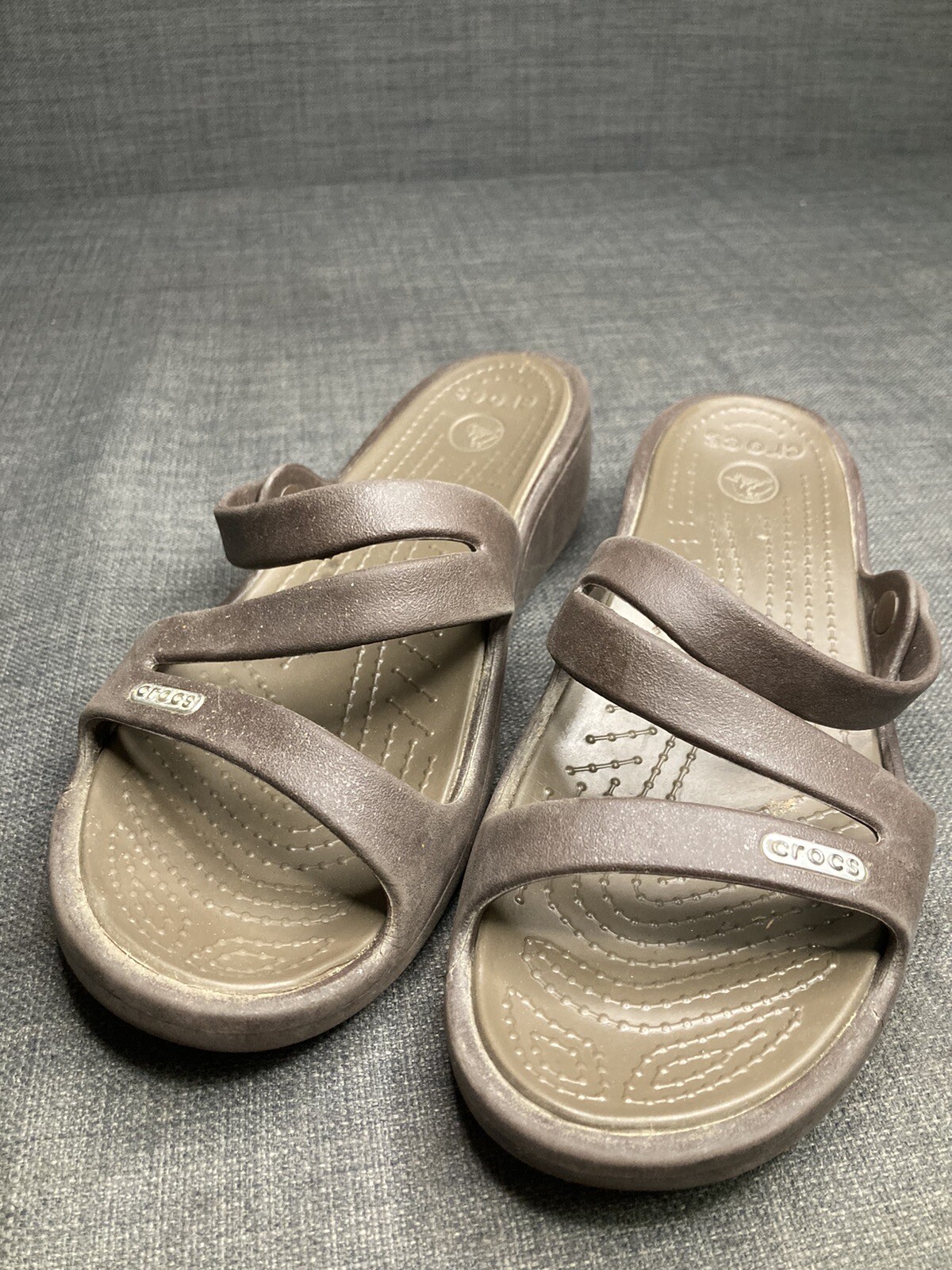 CROCS Womens Patricia Slip On Sandals Size W 7 Brown Low Wedge Comfort