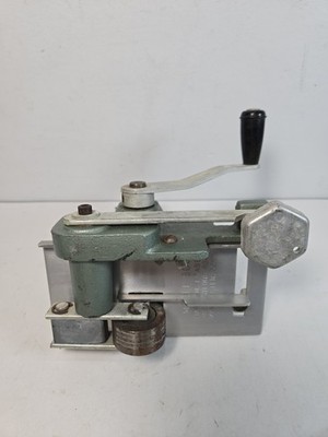 Vintage Harry M Fraser Model 500-1  Rug Wool Strip Cutter Rug Hooking Tool 