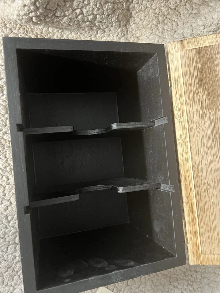 Estuche de almacenamiento con soporte para tampones  Foto 3 de 4