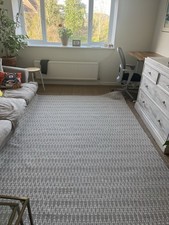 Extra large Woolen Spun 100% Rug, Neutral colours, 2x2.5m. EXCELLENT CONDITION